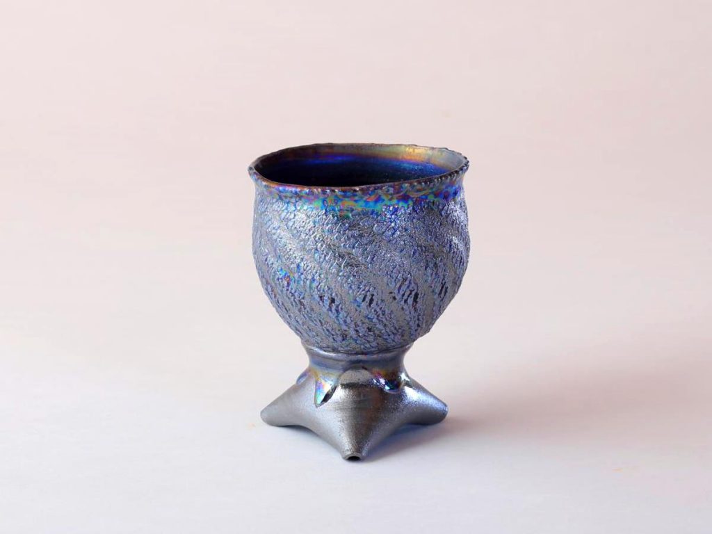 陶芸家中野拓が水星をモチーフに創作した器　彩泥コバルトシルバーラスター colored slip ware luster pottery ceramic art Mercury-inspired Mirror ball created by a ceramist Taku Nakano