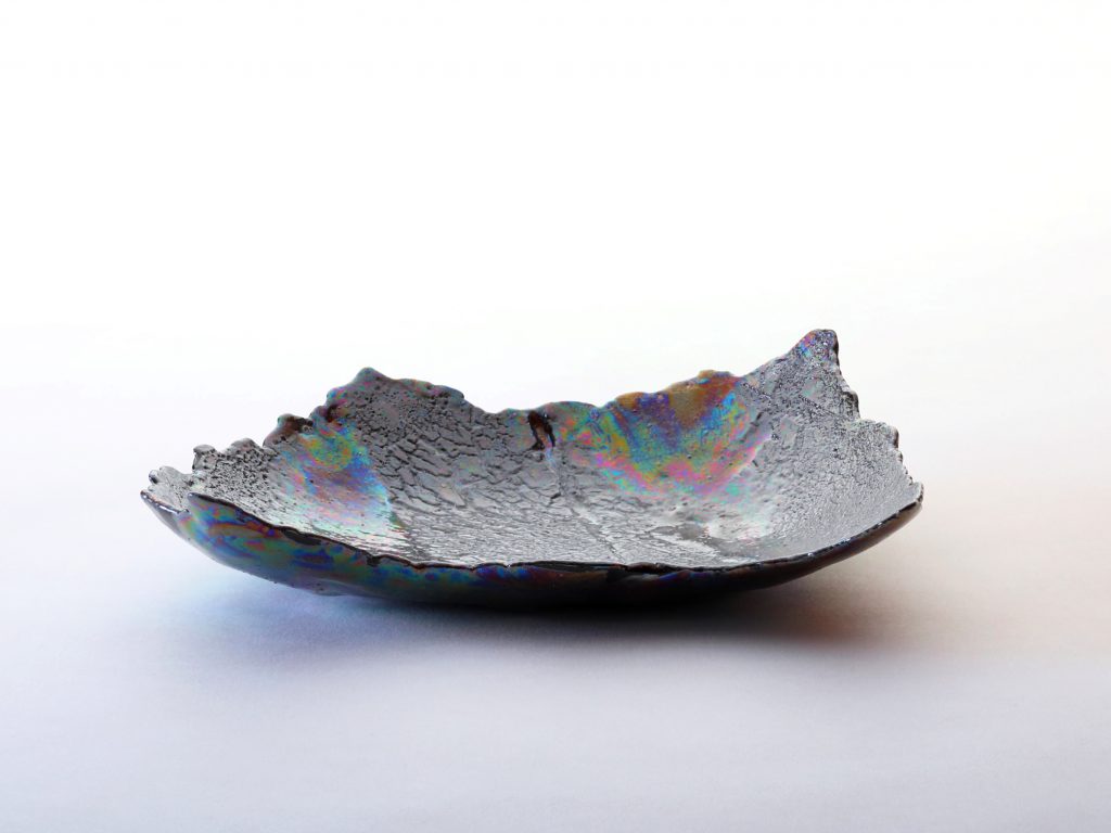 陶芸家中野拓が隕石をモチーフに創作した器　シルバーラスター luster pottery ceramic art meteorite-inspired created by a ceramist Taku Nakano